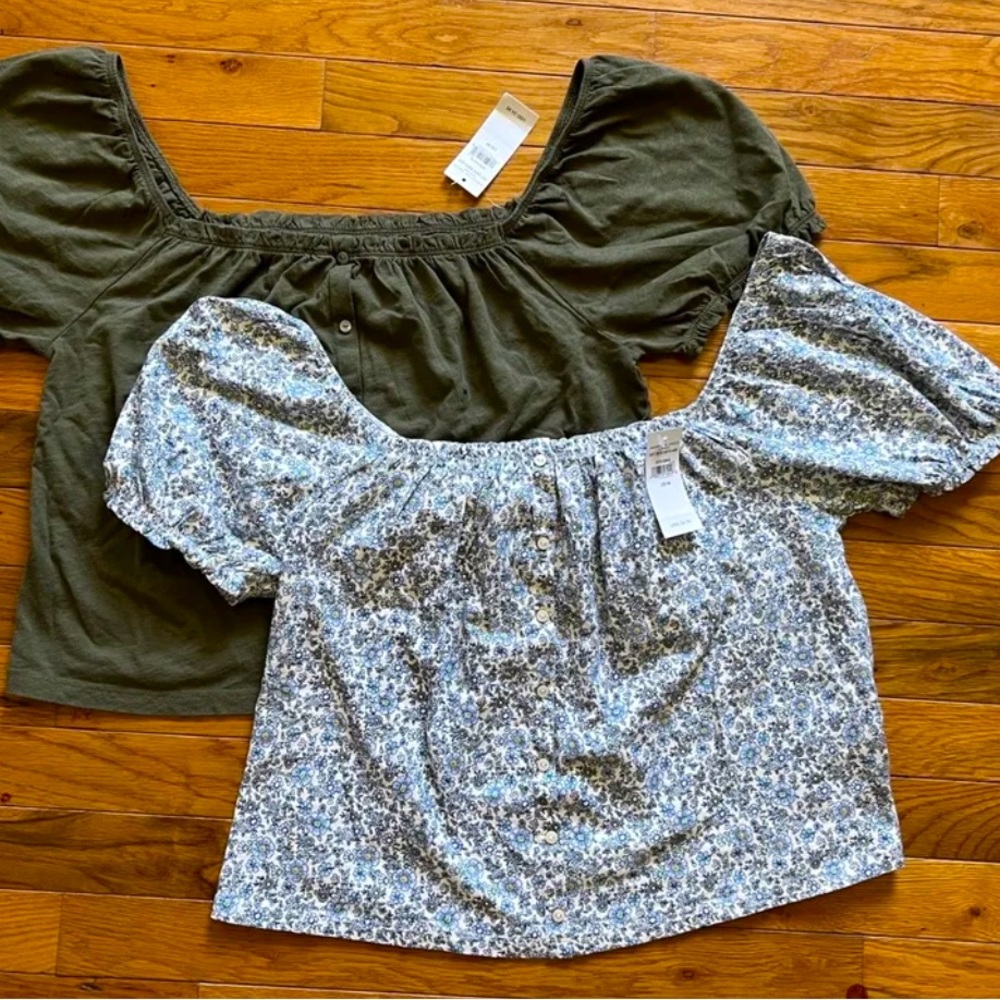 American Eagle tops
